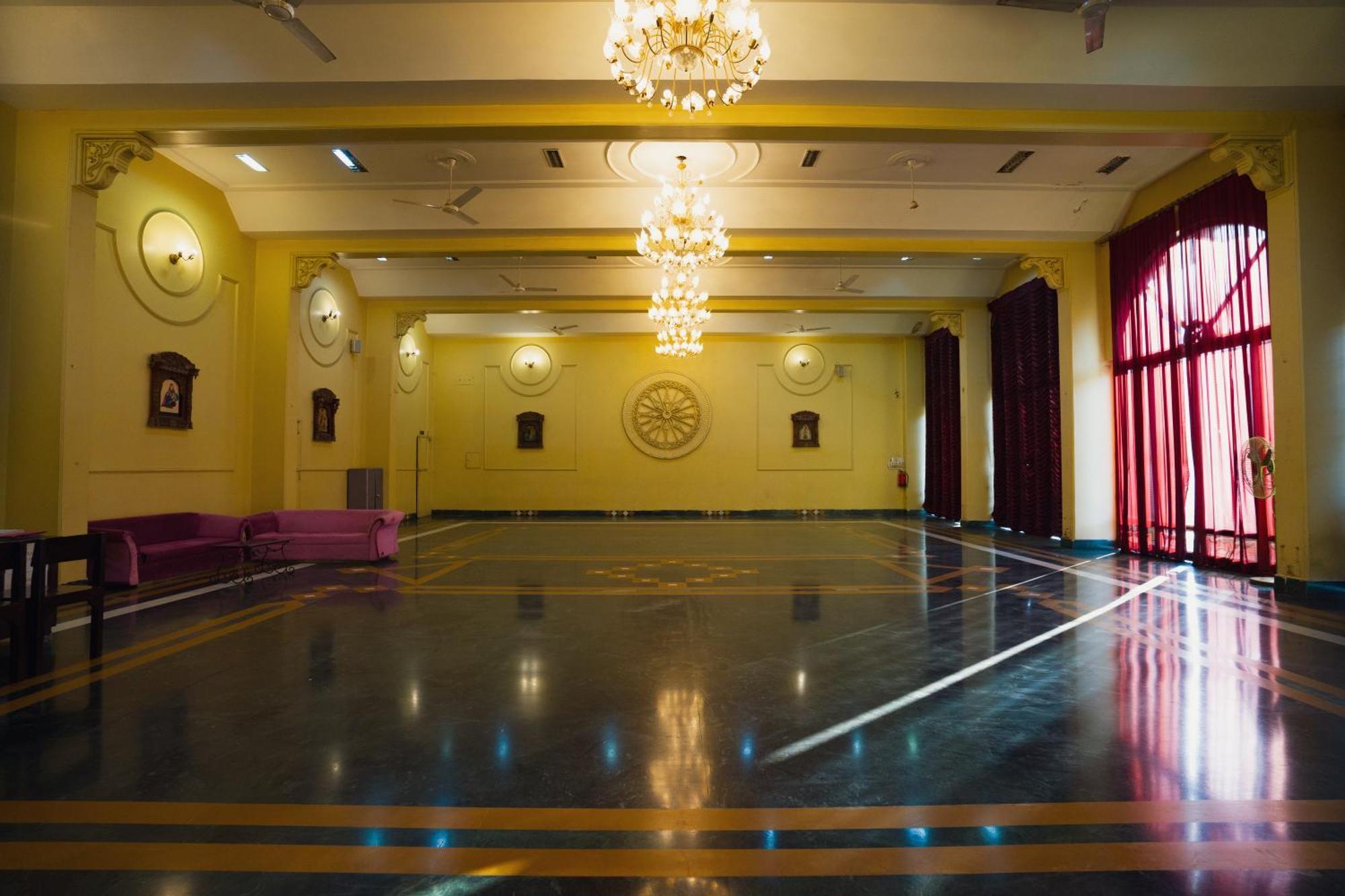 Hotel Girdhar Mahal อินดอร์ ภายนอก รูปภาพ