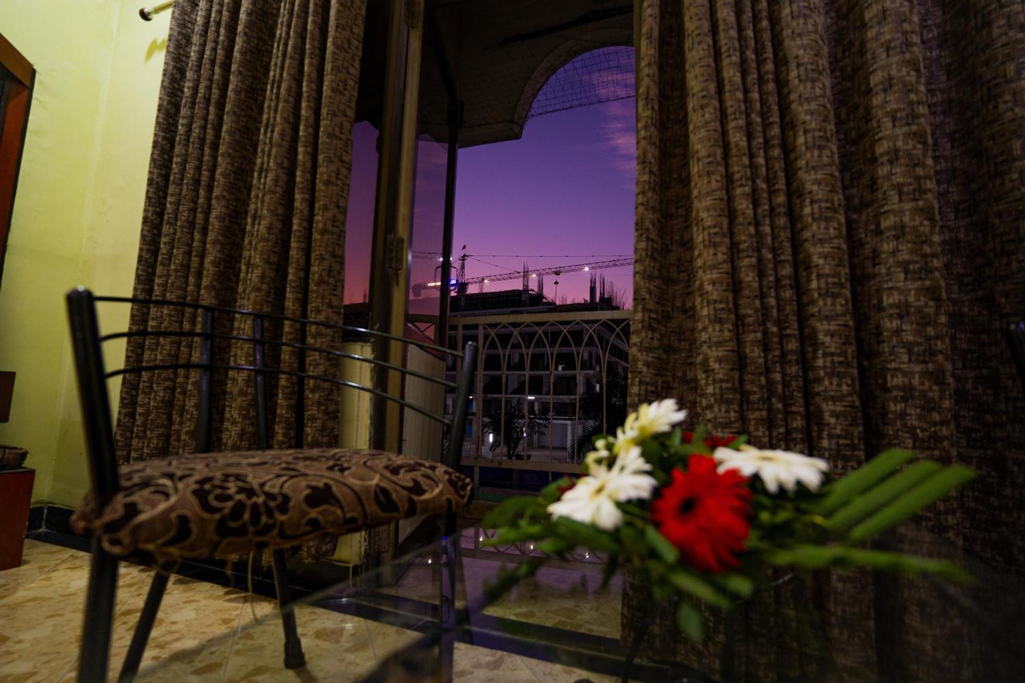 Hotel Girdhar Mahal อินดอร์ ภายนอก รูปภาพ