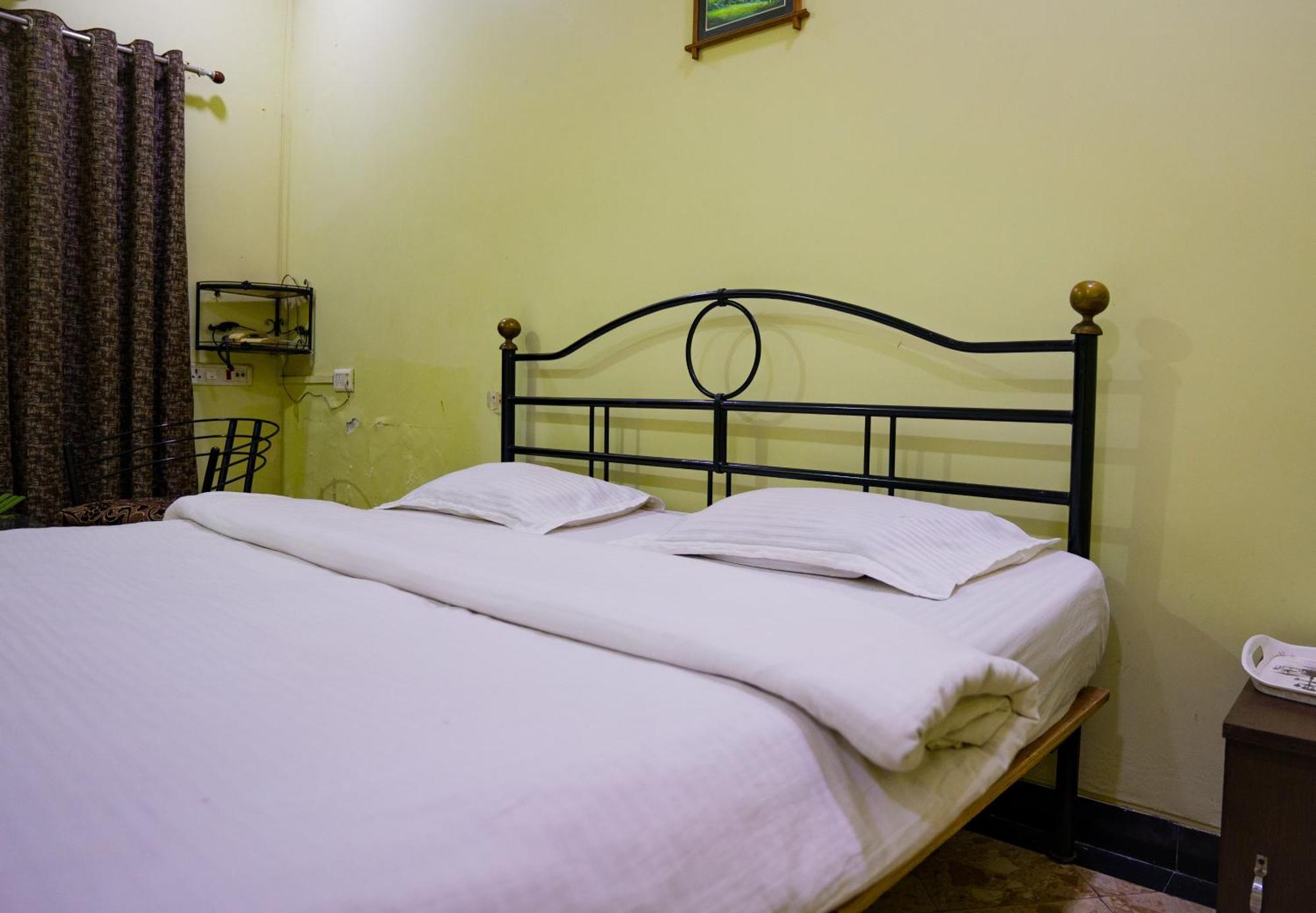 Hotel Girdhar Mahal อินดอร์ ภายนอก รูปภาพ