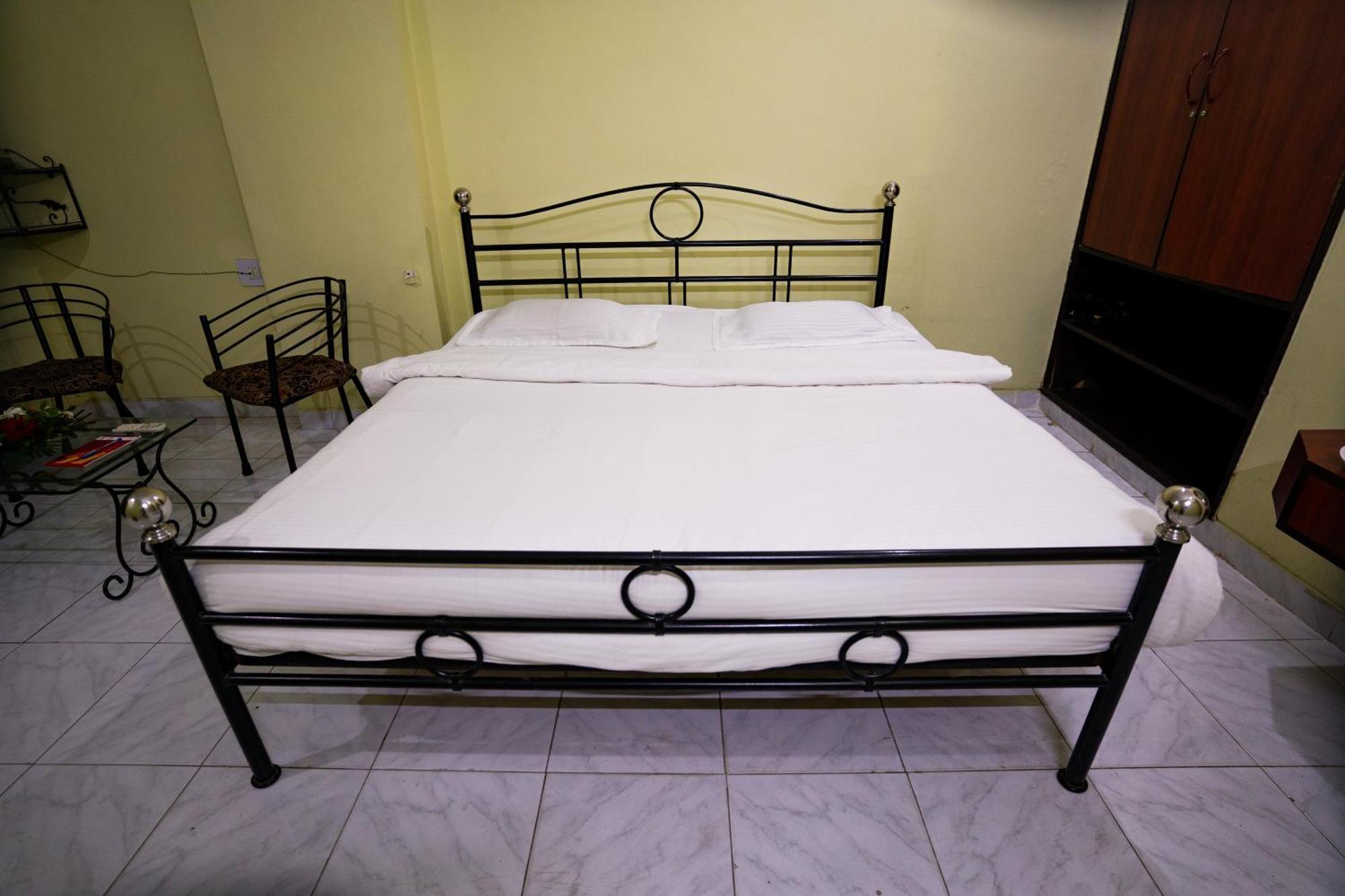 Hotel Girdhar Mahal อินดอร์ ภายนอก รูปภาพ