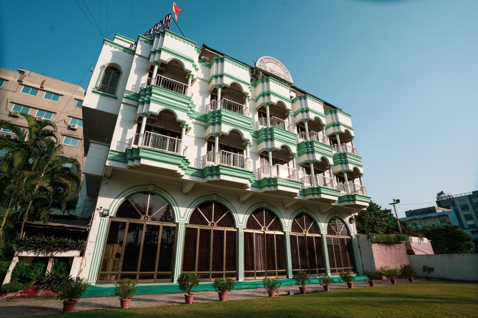 Hotel Girdhar Mahal อินดอร์ ภายนอก รูปภาพ