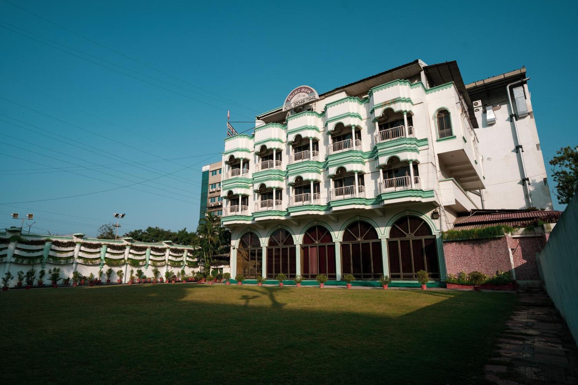 Hotel Girdhar Mahal อินดอร์ ภายนอก รูปภาพ