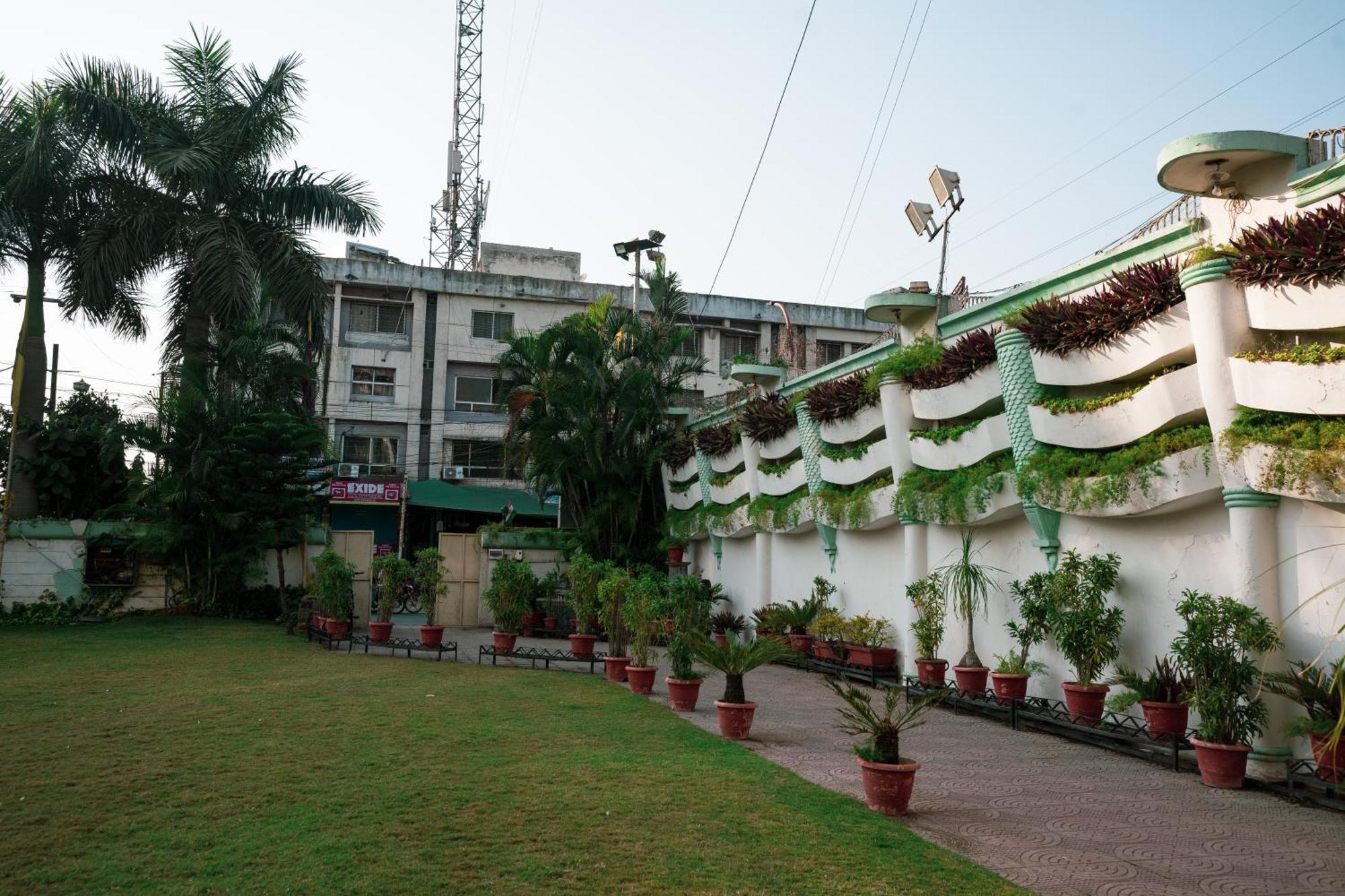 Hotel Girdhar Mahal อินดอร์ ภายนอก รูปภาพ